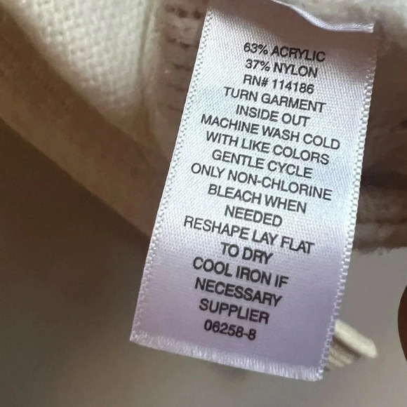 Liz Claiborne Crema Beige Cable Knit Long Sleeve Buttons Warm Sweater size XS - Picture 6 of 6